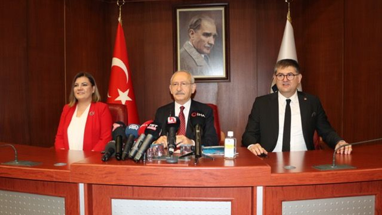 Büyükakın kürsüden ders vermesin